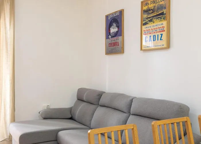 Piso Nuevo En Pleno Centro De Cadiz, Calle Plocia