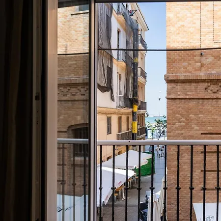 Апартаменты Piso Nuevo En Pleno Centro De Cadiz, Calle Plocia
