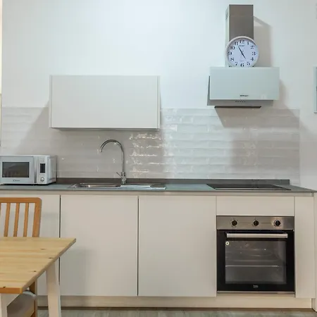 Piso Nuevo En Pleno Centro De Cadiz, Calle Plocia