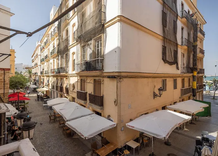 Piso Nuevo En Pleno Centro De Cadiz, Calle Plocia شقة *