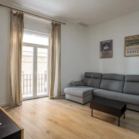 Apartamento Piso Nuevo En Pleno Centro De Cadiz, Calle Plocia Cádiz