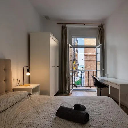 Piso Nuevo En Pleno Centro De Cadiz, Calle Plocia Apartamento