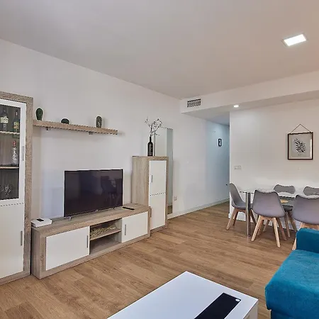 Apartamento Piso Nuevo En Pleno Centro De Cadiz, Calle Plocia *