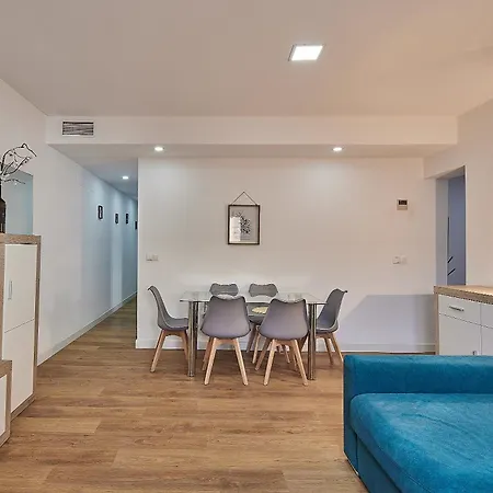 Piso Nuevo En Pleno Centro De Cadiz, Calle Plocia Cádiz