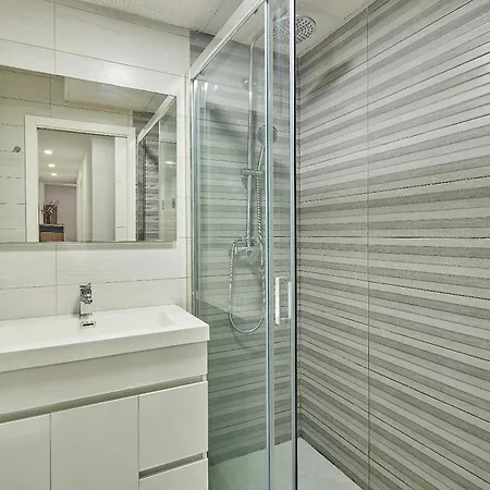 Apartamento Piso Nuevo En Pleno Centro De Cadiz, Calle Plocia Cádiz