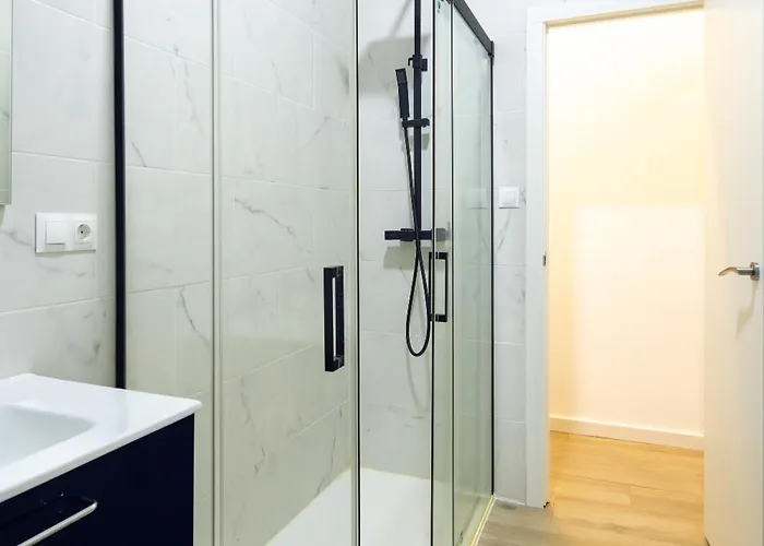 Piso Nuevo En Pleno Centro De Cadiz, Calle Plocia Apartament