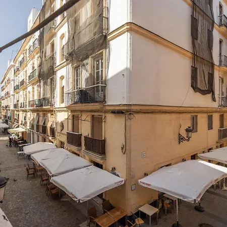 Piso Nuevo En Pleno Centro De Cadiz, Calle Plocia Апартаменти *