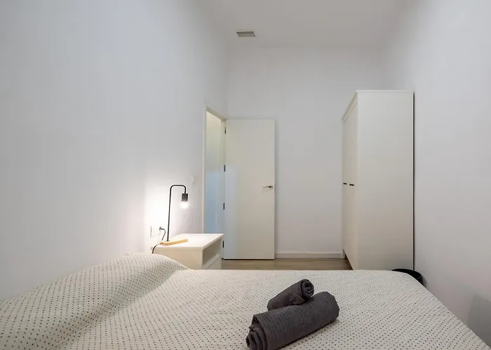 Piso Nuevo En Pleno Centro De Cadiz, Calle Plocia Кадіс